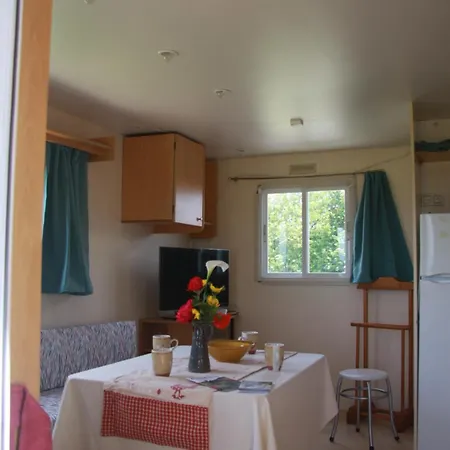 Kemping Mobil-home Ferme La Fee Spiruline *